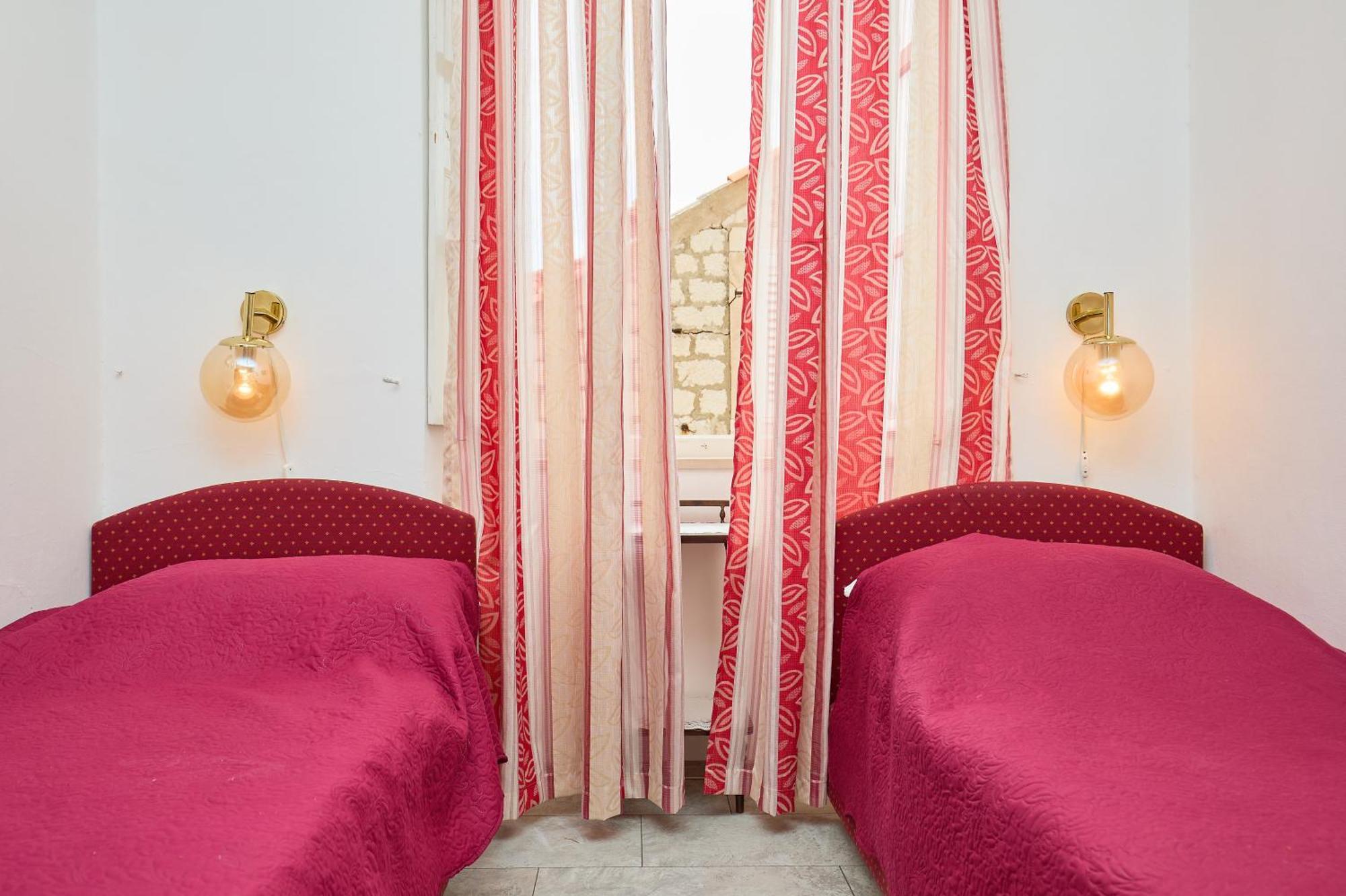 Soul Of The Old Town, Prijeko Street Apartment Dubrovnik Luaran gambar